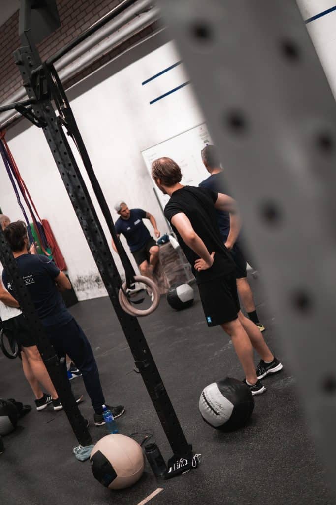 Medlemmar tränar tillsammans hos CrossFit Prestanda